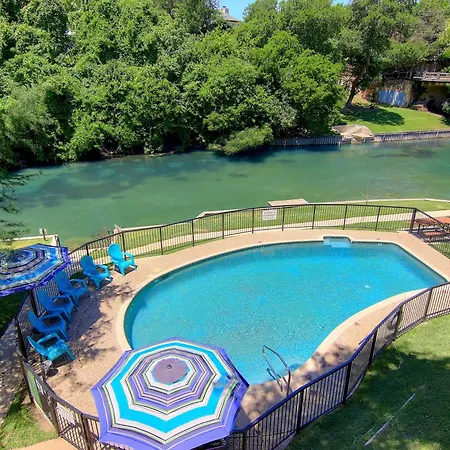 Ic 102 Comal Float Inn